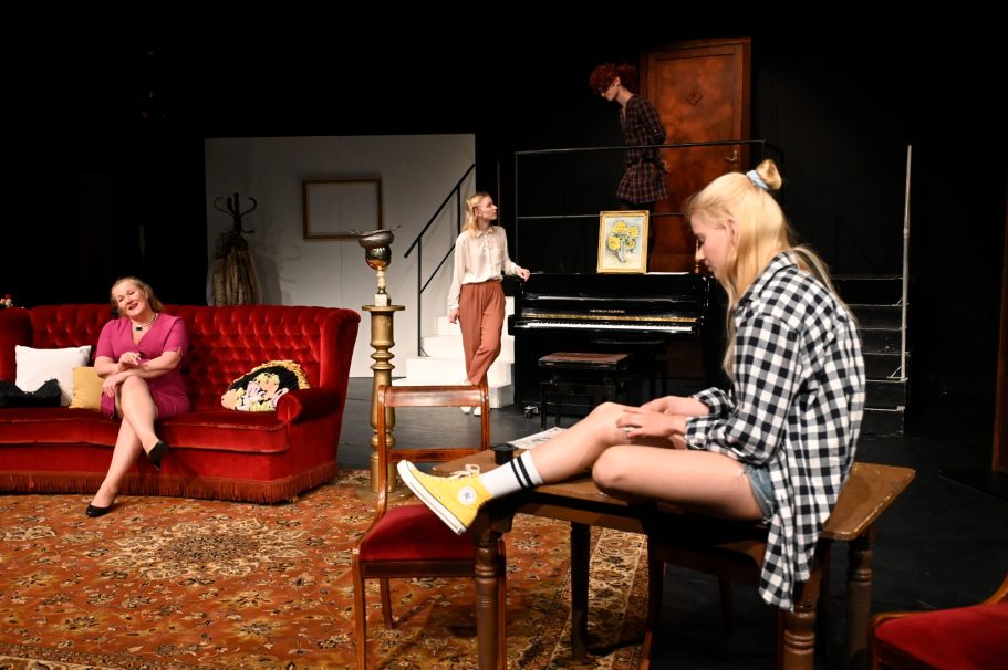 Theaterlabor 5 - Eine von uns