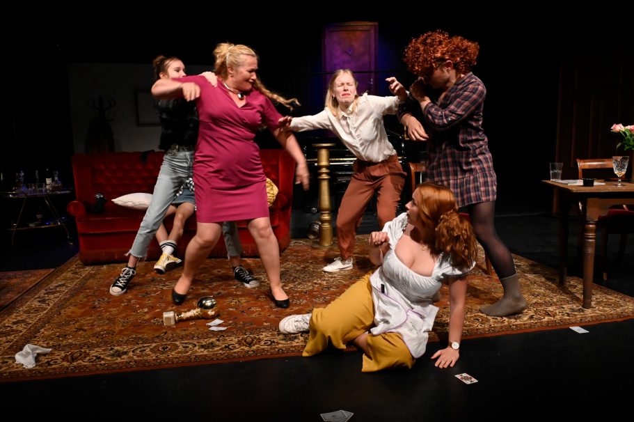 Theaterlabor 5 - Eine von uns